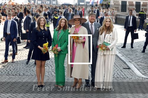 Maastricht 27 april 2022
Koningsdag wordt dit jaar in Maastricht gevierd . Aanwezig Koning Willem Alexander Koningin Maxima Prinses Amalia Prinses Alexia Prinses Ariane Prins Constantijn Prinses Laurentien Prins Maurits Prinses Marilene Prins Bernhard Prinses Annette Prins Floris Prinses Aimee Prins Pieter Christiaan en Prinses Annette.