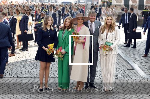 Maastricht 27 april 2022
Koningsdag wordt dit jaar in Maastricht gevierd . Aanwezig Koning Willem Alexander Koningin Maxima Prinses Amalia Prinses Alexia Prinses Ariane Prins Constantijn Prinses Laurentien Prins Maurits Prinses Marilene Prins Bernhard Prinses Annette Prins Floris Prinses Aimee Prins Pieter Christiaan en Prinses Annette.