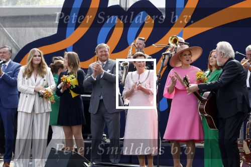 Maastricht 27 april 2022
Koningsdag wordt dit jaar in Maastricht gevierd . Aanwezig Koning Willem Alexander Koningin Maxima Prinses Amalia Prinses Alexia Prinses Ariane Prins Constantijn Prinses Laurentien Prins Maurits Prinses Marilene Prins Bernhard Prinses Annette Prins Floris Prinses Aimee Prins Pieter Christiaan en Prinses Annette.