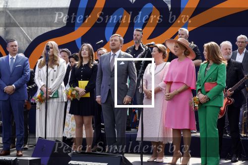 Maastricht 27 april 2022
Koningsdag wordt dit jaar in Maastricht gevierd . Aanwezig Koning Willem Alexander Koningin Maxima Prinses Amalia Prinses Alexia Prinses Ariane Prins Constantijn Prinses Laurentien Prins Maurits Prinses Marilene Prins Bernhard Prinses Annette Prins Floris Prinses Aimee Prins Pieter Christiaan en Prinses Annette.