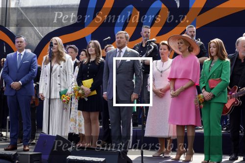 Maastricht 27 april 2022
Koningsdag wordt dit jaar in Maastricht gevierd . Aanwezig Koning Willem Alexander Koningin Maxima Prinses Amalia Prinses Alexia Prinses Ariane Prins Constantijn Prinses Laurentien Prins Maurits Prinses Marilene Prins Bernhard Prinses Annette Prins Floris Prinses Aimee Prins Pieter Christiaan en Prinses Annette.