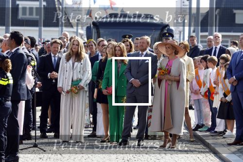 Maastricht 27 april 2022
Koningsdag wordt dit jaar in Maastricht gevierd . Aanwezig Koning Willem Alexander Koningin Maxima Prinses Amalia Prinses Alexia Prinses Ariane Prins Constantijn Prinses Laurentien Prins Maurits Prinses Marilene Prins Bernhard Prinses Annette Prins Floris Prinses Aimee Prins Pieter Christiaan en Prinses Annette.