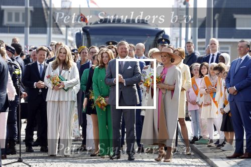 Maastricht 27 april 2022
Koningsdag wordt dit jaar in Maastricht gevierd . Aanwezig Koning Willem Alexander Koningin Maxima Prinses Amalia Prinses Alexia Prinses Ariane Prins Constantijn Prinses Laurentien Prins Maurits Prinses Marilene Prins Bernhard Prinses Annette Prins Floris Prinses Aimee Prins Pieter Christiaan en Prinses Annette.