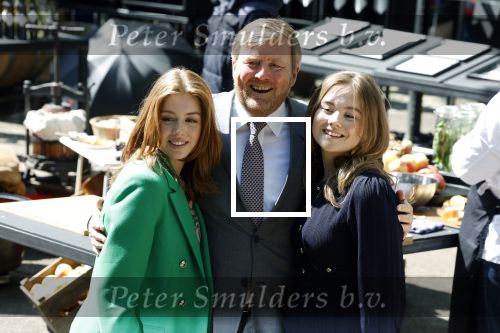 Maastricht 27 april 2022
Koningsdag wordt dit jaar in Maastricht gevierd . Aanwezig Koning Willem Alexander Koningin Maxima Prinses Amalia Prinses Alexia Prinses Ariane Prins Constantijn Prinses Laurentien Prins Maurits Prinses Marilene Prins Bernhard Prinses Annette Prins Floris Prinses Aimee Prins Pieter Christiaan en Prinses Annette.