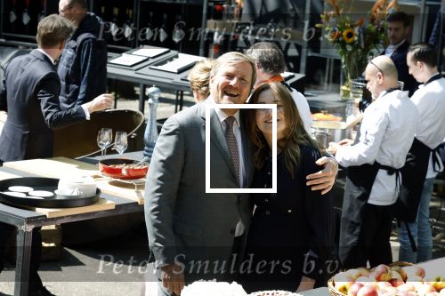 Maastricht 27 april 2022
Koningsdag wordt dit jaar in Maastricht gevierd . Aanwezig Koning Willem Alexander Koningin Maxima Prinses Amalia Prinses Alexia Prinses Ariane Prins Constantijn Prinses Laurentien Prins Maurits Prinses Marilene Prins Bernhard Prinses Annette Prins Floris Prinses Aimee Prins Pieter Christiaan en Prinses Annette.