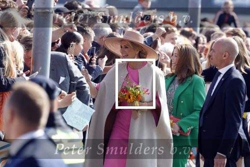 Maastricht 27 april 2022
Koningsdag wordt dit jaar in Maastricht gevierd . Aanwezig Koning Willem Alexander Koningin Maxima Prinses Amalia Prinses Alexia Prinses Ariane Prins Constantijn Prinses Laurentien Prins Maurits Prinses Marilene Prins Bernhard Prinses Annette Prins Floris Prinses Aimee Prins Pieter Christiaan en Prinses Annette.