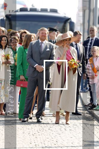 Maastricht 27 april 2022
Koningsdag wordt dit jaar in Maastricht gevierd . Aanwezig Koning Willem Alexander Koningin Maxima Prinses Amalia Prinses Alexia Prinses Ariane Prins Constantijn Prinses Laurentien Prins Maurits Prinses Marilene Prins Bernhard Prinses Annette Prins Floris Prinses Aimee Prins Pieter Christiaan en Prinses Annette.