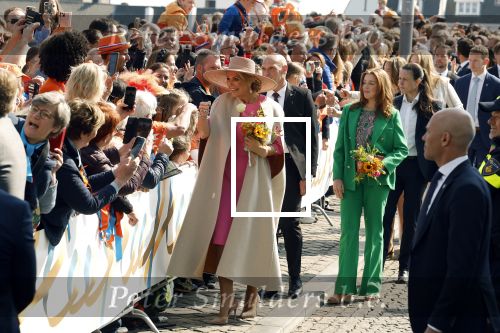 Maastricht 27 april 2022
Koningsdag wordt dit jaar in Maastricht gevierd . Aanwezig Koning Willem Alexander Koningin Maxima Prinses Amalia Prinses Alexia Prinses Ariane Prins Constantijn Prinses Laurentien Prins Maurits Prinses Marilene Prins Bernhard Prinses Annette Prins Floris Prinses Aimee Prins Pieter Christiaan en Prinses Annette.