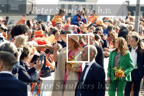 Maastricht 27 april 2022
Koningsdag wordt dit jaar in Maastricht gevierd . Aanwezig Koning Willem Alexander Koningin Maxima Prinses Amalia Prinses Alexia Prinses Ariane Prins Constantijn Prinses Laurentien Prins Maurits Prinses Marilene Prins Bernhard Prinses Annette Prins Floris Prinses Aimee Prins Pieter Christiaan en Prinses Annette.