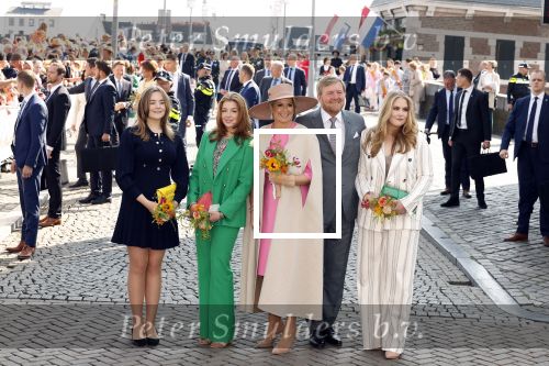 Maastricht 27 april 2022
Koningsdag wordt dit jaar in Maastricht gevierd . Aanwezig Koning Willem Alexander Koningin Maxima Prinses Amalia Prinses Alexia Prinses Ariane Prins Constantijn Prinses Laurentien Prins Maurits Prinses Marilene Prins Bernhard Prinses Annette Prins Floris Prinses Aimee Prins Pieter Christiaan en Prinses Annette.