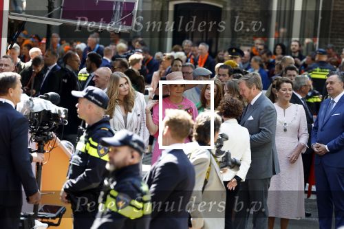 Maastricht 27 april 2022
Koningsdag wordt dit jaar in Maastricht gevierd . Aanwezig Koning Willem Alexander Koningin Maxima Prinses Amalia Prinses Alexia Prinses Ariane Prins Constantijn Prinses Laurentien Prins Maurits Prinses Marilene Prins Bernhard Prinses Annette Prins Floris Prinses Aimee Prins Pieter Christiaan en Prinses Annette.