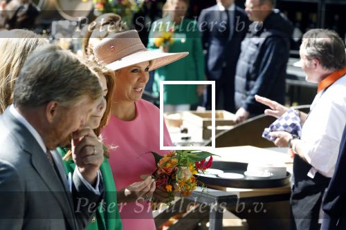 Maastricht 27 april 2022
Koningsdag wordt dit jaar in Maastricht gevierd . Aanwezig Koning Willem Alexander Koningin Maxima Prinses Amalia Prinses Alexia Prinses Ariane Prins Constantijn Prinses Laurentien Prins Maurits Prinses Marilene Prins Bernhard Prinses Annette Prins Floris Prinses Aimee Prins Pieter Christiaan en Prinses Annette.