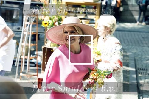 Maastricht 27 april 2022
Koningsdag wordt dit jaar in Maastricht gevierd . Aanwezig Koning Willem Alexander Koningin Maxima Prinses Amalia Prinses Alexia Prinses Ariane Prins Constantijn Prinses Laurentien Prins Maurits Prinses Marilene Prins Bernhard Prinses Annette Prins Floris Prinses Aimee Prins Pieter Christiaan en Prinses Annette.