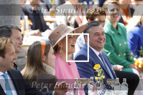 Maastricht 27 april 2022
Koningsdag wordt dit jaar in Maastricht gevierd . Aanwezig Koning Willem Alexander Koningin Maxima Prinses Amalia Prinses Alexia Prinses Ariane Prins Constantijn Prinses Laurentien Prins Maurits Prinses Marilene Prins Bernhard Prinses Annette Prins Floris Prinses Aimee Prins Pieter Christiaan en Prinses Annette.