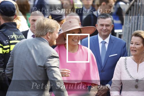 Maastricht 27 april 2022
Koningsdag wordt dit jaar in Maastricht gevierd . Aanwezig Koning Willem Alexander Koningin Maxima Prinses Amalia Prinses Alexia Prinses Ariane Prins Constantijn Prinses Laurentien Prins Maurits Prinses Marilene Prins Bernhard Prinses Annette Prins Floris Prinses Aimee Prins Pieter Christiaan en Prinses Annette.