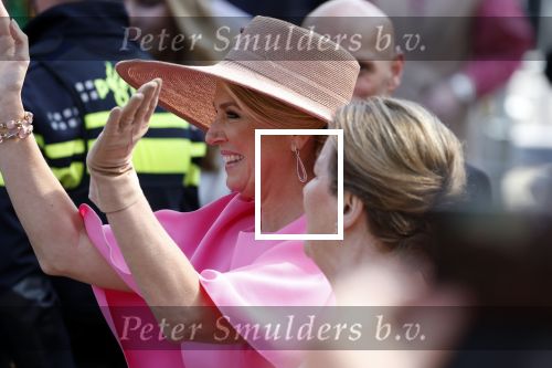 Maastricht 27 april 2022
Koningsdag wordt dit jaar in Maastricht gevierd . Aanwezig Koning Willem Alexander Koningin Maxima Prinses Amalia Prinses Alexia Prinses Ariane Prins Constantijn Prinses Laurentien Prins Maurits Prinses Marilene Prins Bernhard Prinses Annette Prins Floris Prinses Aimee Prins Pieter Christiaan en Prinses Annette.