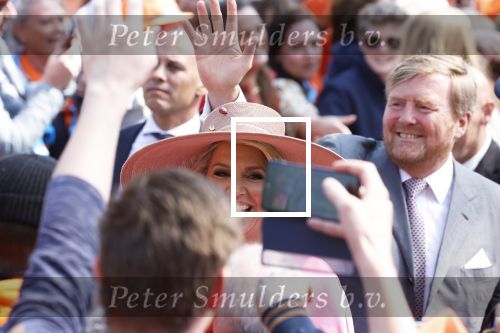 Maastricht 27 april 2022
Koningsdag wordt dit jaar in Maastricht gevierd . Aanwezig Koning Willem Alexander Koningin Maxima Prinses Amalia Prinses Alexia Prinses Ariane Prins Constantijn Prinses Laurentien Prins Maurits Prinses Marilene Prins Bernhard Prinses Annette Prins Floris Prinses Aimee Prins Pieter Christiaan en Prinses Annette.