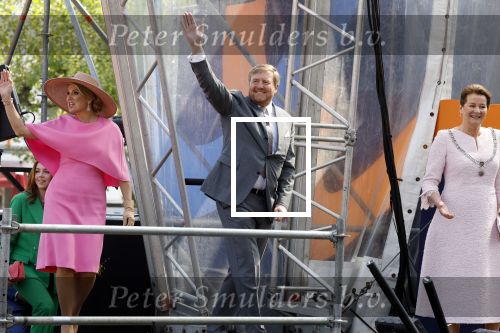 Maastricht 27 april 2022
Koningsdag wordt dit jaar in Maastricht gevierd . Aanwezig Koning Willem Alexander Koningin Maxima Prinses Amalia Prinses Alexia Prinses Ariane Prins Constantijn Prinses Laurentien Prins Maurits Prinses Marilene Prins Bernhard Prinses Annette Prins Floris Prinses Aimee Prins Pieter Christiaan en Prinses Annette.