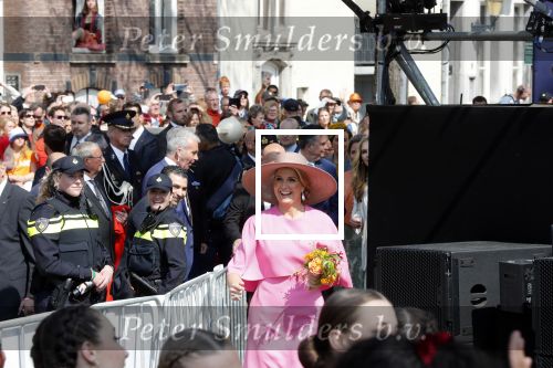 Maastricht 27 april 2022
Koningsdag wordt dit jaar in Maastricht gevierd . Aanwezig Koning Willem Alexander Koningin Maxima Prinses Amalia Prinses Alexia Prinses Ariane Prins Constantijn Prinses Laurentien Prins Maurits Prinses Marilene Prins Bernhard Prinses Annette Prins Floris Prinses Aimee Prins Pieter Christiaan en Prinses Annette.