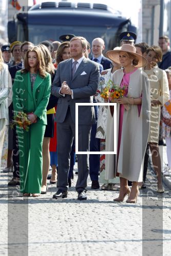 Maastricht 27 april 2022
Koningsdag wordt dit jaar in Maastricht gevierd . Aanwezig Koning Willem Alexander Koningin Maxima Prinses Amalia Prinses Alexia Prinses Ariane Prins Constantijn Prinses Laurentien Prins Maurits Prinses Marilene Prins Bernhard Prinses Annette Prins Floris Prinses Aimee Prins Pieter Christiaan en Prinses Annette.