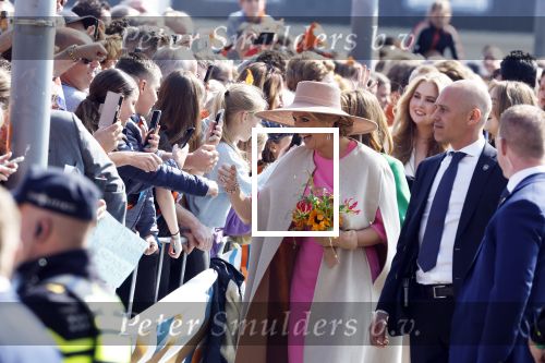 Maastricht 27 april 2022
Koningsdag wordt dit jaar in Maastricht gevierd . Aanwezig Koning Willem Alexander Koningin Maxima Prinses Amalia Prinses Alexia Prinses Ariane Prins Constantijn Prinses Laurentien Prins Maurits Prinses Marilene Prins Bernhard Prinses Annette Prins Floris Prinses Aimee Prins Pieter Christiaan en Prinses Annette.
