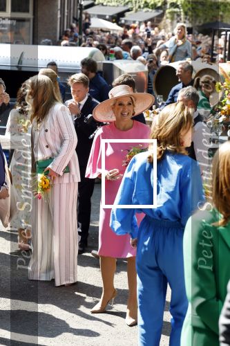 Maastricht 27 april 2022
Koningsdag wordt dit jaar in Maastricht gevierd . Aanwezig Koning Willem Alexander Koningin Maxima Prinses Amalia Prinses Alexia Prinses Ariane Prins Constantijn Prinses Laurentien Prins Maurits Prinses Marilene Prins Bernhard Prinses Annette Prins Floris Prinses Aimee Prins Pieter Christiaan en Prinses Annette.