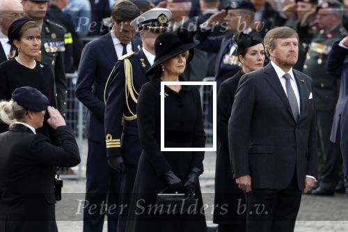 Amsterdam 4 m2i 2022
Dodenherdenking op de dam . Aanwezig oa Koning Willem Alexander Koningin Maxima Mark Rutte en burgemeester Femke Halsema .