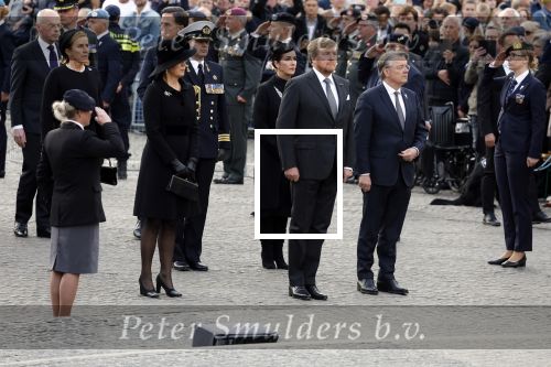 Amsterdam 4 m2i 2022
Dodenherdenking op de dam . Aanwezig oa Koning Willem Alexander Koningin Maxima Mark Rutte en burgemeester Femke Halsema .
