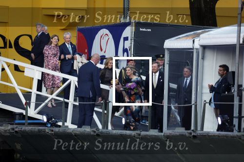 Amsterdam 5 mei 2022
5 mei concert op de amstel bij Carre met oa aanwezig Koning Willem Alexander en Koningin Maxima .