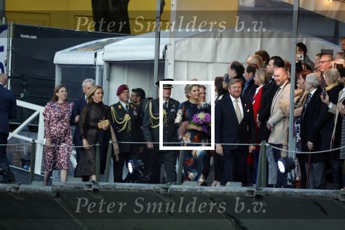 Amsterdam 5 mei 2022
5 mei concert op de amstel bij Carre met oa aanwezig Koning Willem Alexander en Koningin Maxima .