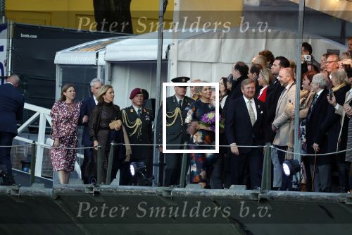 Amsterdam 5 mei 2022
5 mei concert op de amstel bij Carre met oa aanwezig Koning Willem Alexander en Koningin Maxima .