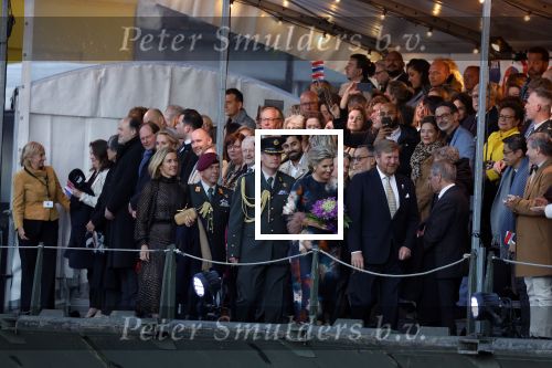 Amsterdam 5 mei 2022
5 mei concert op de amstel bij Carre met oa aanwezig Koning Willem Alexander en Koningin Maxima .