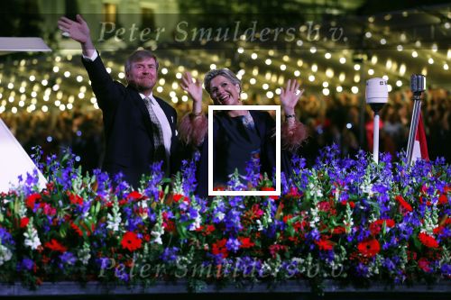 Amsterdam 5 mei 2022
5 mei concert op de amstel bij Carre met oa aanwezig Koning Willem Alexander en Koningin Maxima .