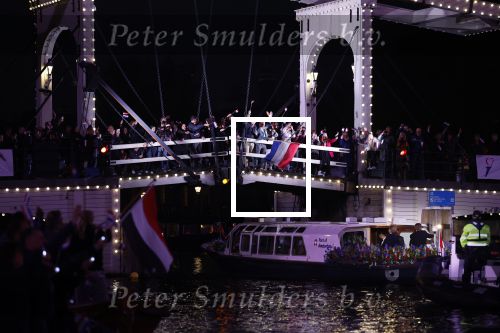 Amsterdam 5 mei 2022
5 mei concert op de amstel bij Carre met oa aanwezig Koning Willem Alexander en Koningin Maxima .