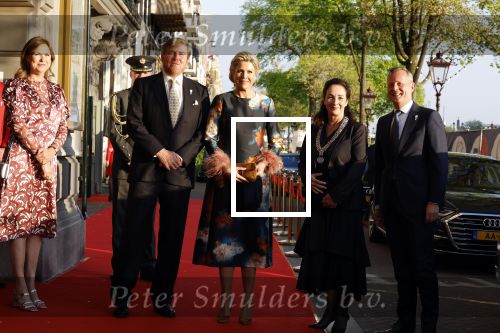 Amsterdam 5 mei 2022
5 mei concert op de amstel bij Carre met oa aanwezig Koning Willem Alexander en Koningin Maxima .