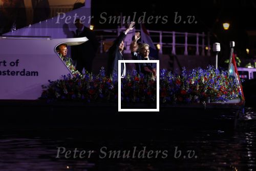 Amsterdam 5 mei 2022
5 mei concert op de amstel bij Carre met oa aanwezig Koning Willem Alexander en Koningin Maxima .
