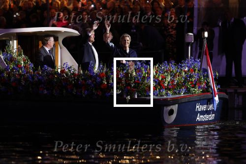 Amsterdam 5 mei 2022
5 mei concert op de amstel bij Carre met oa aanwezig Koning Willem Alexander en Koningin Maxima .