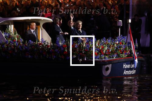 Amsterdam 5 mei 2022
5 mei concert op de amstel bij Carre met oa aanwezig Koning Willem Alexander en Koningin Maxima .