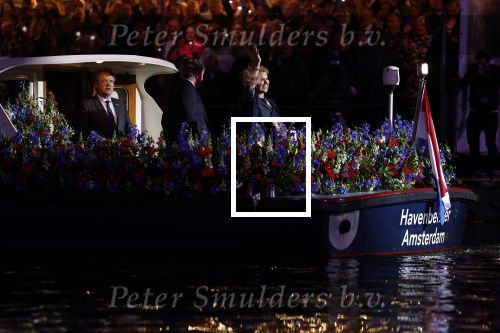 Amsterdam 5 mei 2022
5 mei concert op de amstel bij Carre met oa aanwezig Koning Willem Alexander en Koningin Maxima .