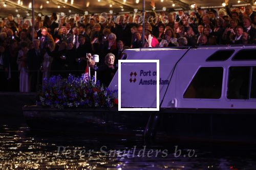 Amsterdam 5 mei 2022
5 mei concert op de amstel bij Carre met oa aanwezig Koning Willem Alexander en Koningin Maxima .