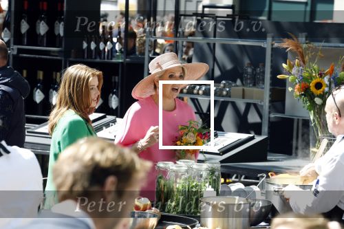 Maastricht 27 april 2022
Koningsdag wordt dit jaar in Maastricht gevierd . Aanwezig Koning Willem Alexander Koningin Maxima Prinses Amalia Prinses Alexia Prinses Ariane Prins Constantijn Prinses Laurentien Prins Maurits Prinses Marilene Prins Bernhard Prinses Annette Prins Floris Prinses Aimee Prins Pieter Christiaan en Prinses Annette.