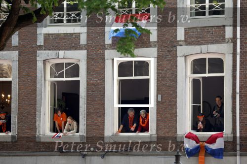 Maastricht 27 april 2022
Koningsdag wordt dit jaar in Maastricht gevierd . Aanwezig Koning Willem Alexander Koningin Maxima Prinses Amalia Prinses Alexia Prinses Ariane Prins Constantijn Prinses Laurentien Prins Maurits Prinses Marilene Prins Bernhard Prinses Annette Prins Floris Prinses Aimee Prins Pieter Christiaan en Prinses Annette.
