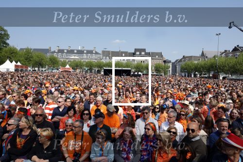 Maastricht 27 april 2022
Koningsdag wordt dit jaar in Maastricht gevierd . Aanwezig Koning Willem Alexander Koningin Maxima Prinses Amalia Prinses Alexia Prinses Ariane Prins Constantijn Prinses Laurentien Prins Maurits Prinses Marilene Prins Bernhard Prinses Annette Prins Floris Prinses Aimee Prins Pieter Christiaan en Prinses Annette.
