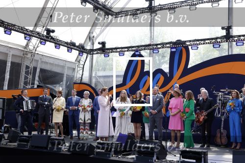 Maastricht 27 april 2022
Koningsdag wordt dit jaar in Maastricht gevierd . Aanwezig Koning Willem Alexander Koningin Maxima Prinses Amalia Prinses Alexia Prinses Ariane Prins Constantijn Prinses Laurentien Prins Maurits Prinses Marilene Prins Bernhard Prinses Annette Prins Floris Prinses Aimee Prins Pieter Christiaan en Prinses Annette.