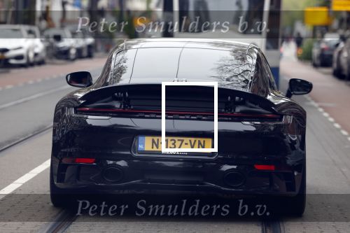 Amsterdam 3 mei 2022
Lik Kleine in zijn nieuwe porsche 911 in amsterdam zuid