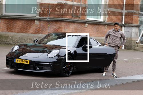 Amsterdam 3 mei 2022
Lik Kleine in zijn nieuwe porsche 911 in amsterdam zuid