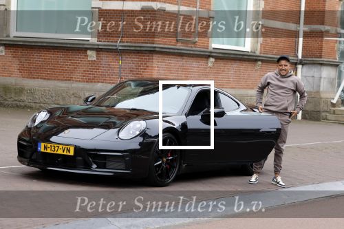 Amsterdam 3 mei 2022
Lik Kleine in zijn nieuwe porsche 911 in amsterdam zuid