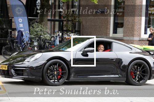Amsterdam 3 mei 2022
Lik Kleine in zijn nieuwe porsche 911 in amsterdam zuid