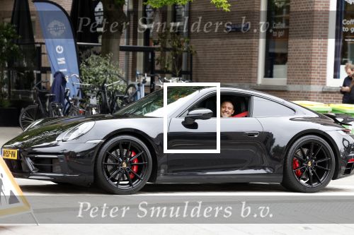 Amsterdam 3 mei 2022
Lik Kleine in zijn nieuwe porsche 911 in amsterdam zuid