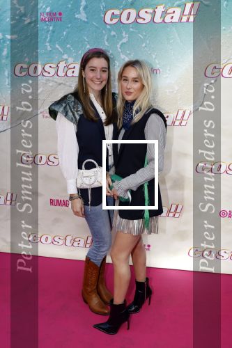 Amsterdam 20 april 2022
Premiere Costa in Tuschinski. Castleden oa , Katja Schuurman Abbey Hoes Soy Kroon Stephanie v Eer Oscar Aerts Sinan Eroglu Roeland Fernhout Tina de Bruin en Lisa Zweerman . De regisseur is Jon Karhaus en Diederik Jekel heeft het script geschreven. Lisa Vervoorn met een vriendin